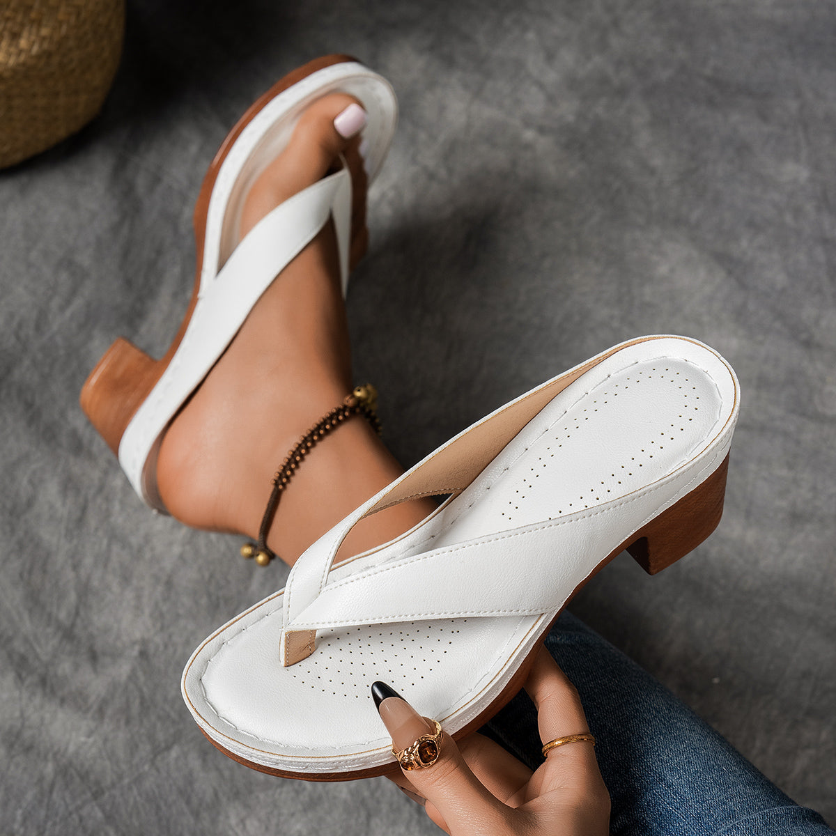 Women's Fashion Split Toe Design Outdoor Beach Non-Slip Thick Wedge Slippers
